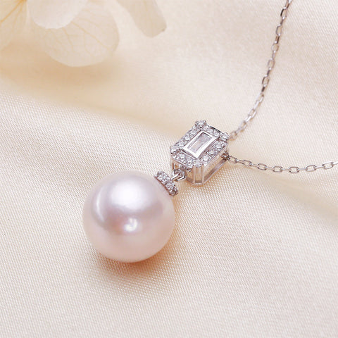 White Perfect Circle Freshwater Pearl Necklace