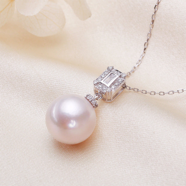 White Perfect Circle Freshwater Pearl Necklace