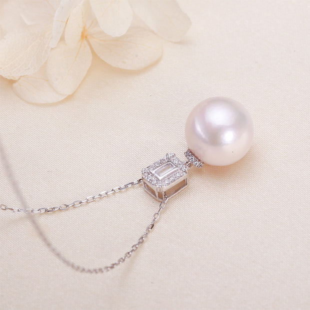 White Perfect Circle Freshwater Pearl Necklace