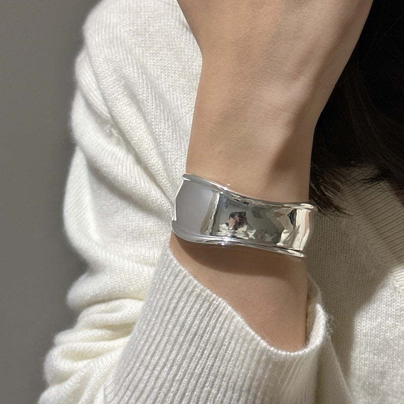 Heavy Industry Texture Large Glossy Curved Bracelet