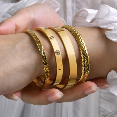 Stainless Steel Glossy Bracelet With Drill