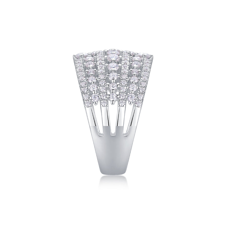 Many Diamonds Are Arranged Luxuriously Fashionable Moissanite Silver Rings